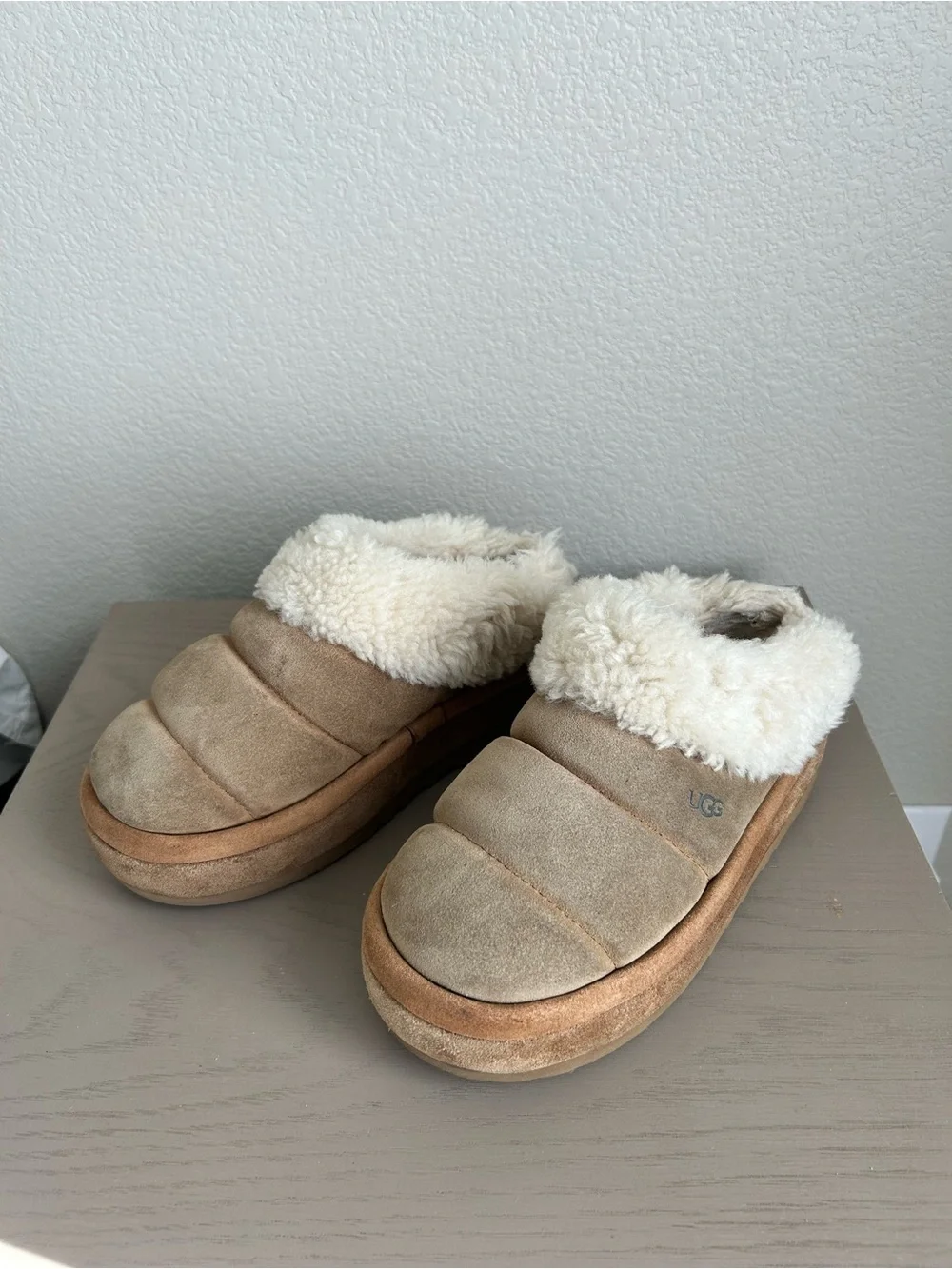 UGG TAZZLITA CHESTNUT SUEDE SHEARLING LINED PLATFROM SLIPPERS SIZE US 6 WOMEN